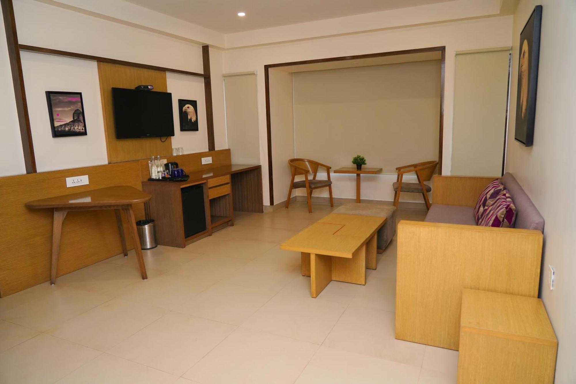 Purple Cloud Hotel Devanahalli エクステリア 写真