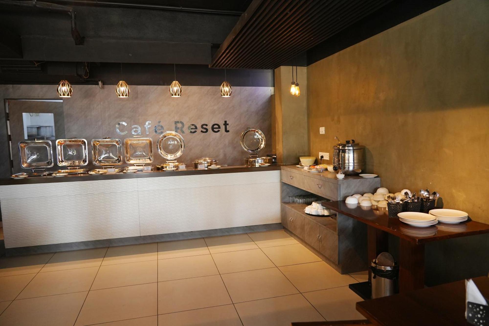 Purple Cloud Hotel Devanahalli エクステリア 写真